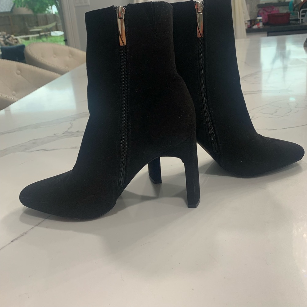Qupid Chick Signal Black Pointed Faux Leather Heel Booties Size 7.5